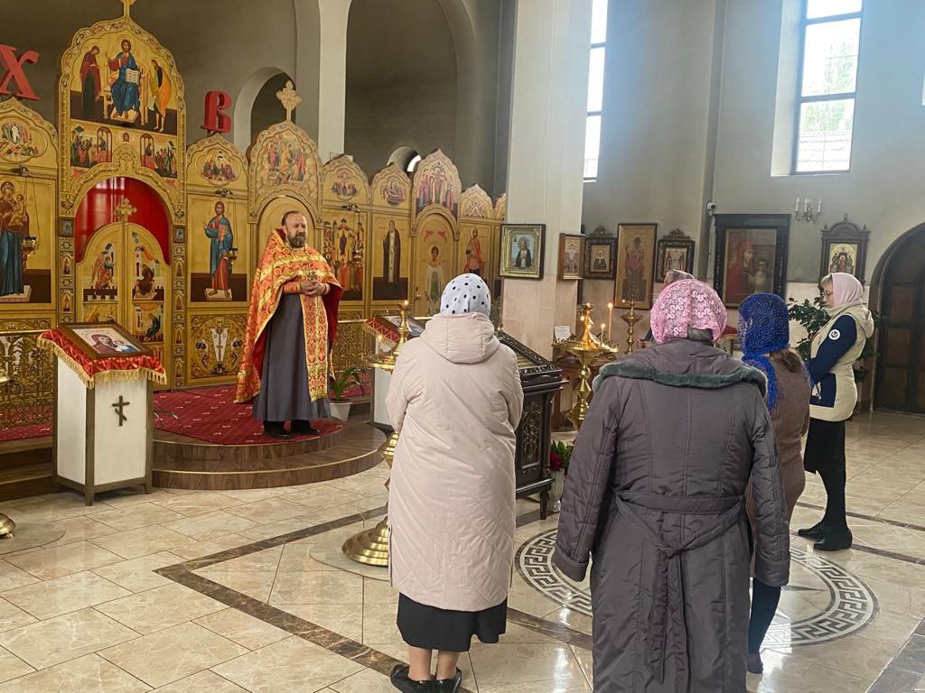 Сегодня, в День Великой Победы в храме Покрова Пресвятой Богородицы станицы  Старощербиновской состоялся благодарственный молебен Господу Богу за  дарование победы в Великой Отечественной войне. | 09.05.2023 |  Старощербиновская - БезФормата